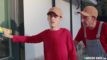 Play Windows washer fucks huge tits MILF