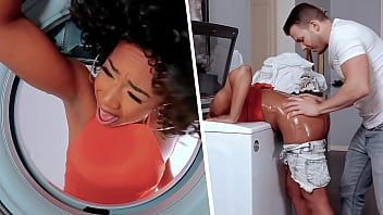 Play Touching my Girlfriend's Black sMom Stuck in the Washing Machine - MILFED