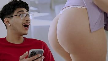 Play Hot stepMom Try to Seduces her Stepson with her Bombshell Ass and Natural Big Tits