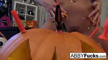 Play Abigail carves a pumpkin then plays with herself