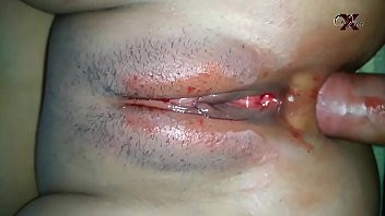 Play ECHAMELO EN EL CULO!!! Follando con mi compañera, Ella está con su regla, le saco sangre y le lleno de semen en el culo ... pov anal