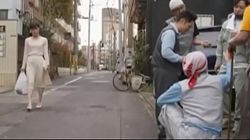 Play A Married Woman Who Was Fucked By Horny Blue Collar Workers