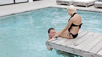 Play Blonde babe fuck at pool