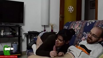 Play Mi tio me invita a ver peliculas y termina follandome VIDEO COMPLETO http://swarife.com/6pXJ