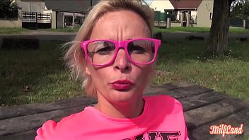 Play Imani, jeune milf sexy en trio