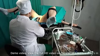 Play Girl get orgasm om gyno chair